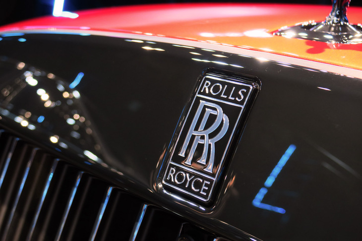 ロールス・ロイス・ブラックバッジ・ゴースト（フロントエンブレム）