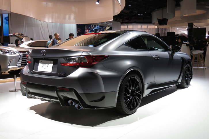 “F”シリーズの誕生10周年を祝う「レクサスRC F」の特別仕様車（エクステリア）。