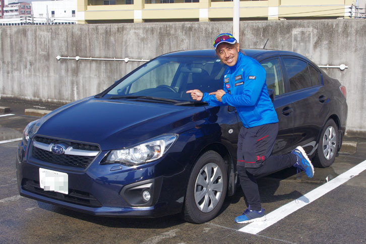 マリオ二等兵の愛車は「スバル・インプレッサG4」。