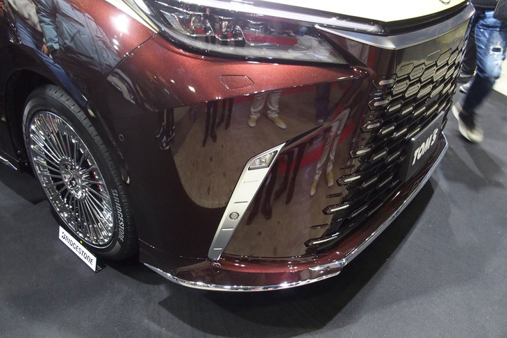 レクサスLM（TOM’S）