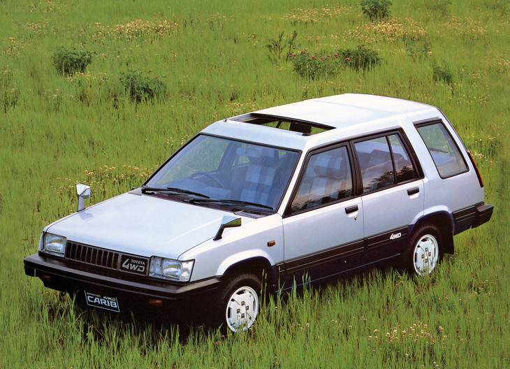 「トヨタ・スプリンター カリブ」。駆動方式は5段MT＋パートタイム4WDだが、4WDモードにはエクストラローを備えていた。ちなみに輸出名称は成り立ちのとおり「ターセルワゴン」だった。