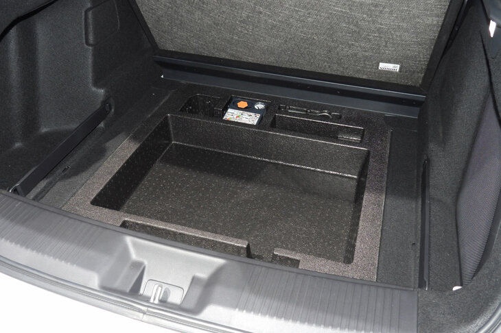 ホンダ・インサイト（床下収納）