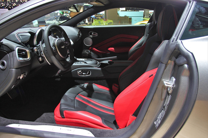 アストンマーティン・ヴァンテージ（シート）