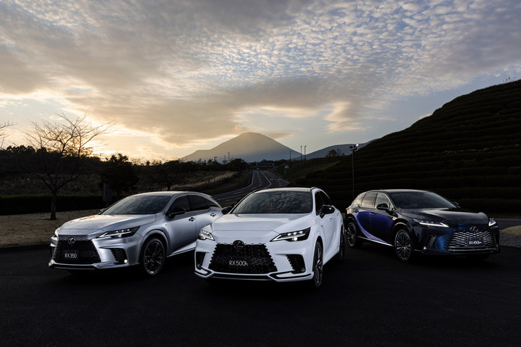 かつては国産メーカーのなかにもライバルが存在した「レクサスRX」だが、それらはいずれも、廃止となるか海外専売モデルとなるかして、日本から去っていった。今日では、主に海外メーカーの高級クロスオーバーがライバルといえる。