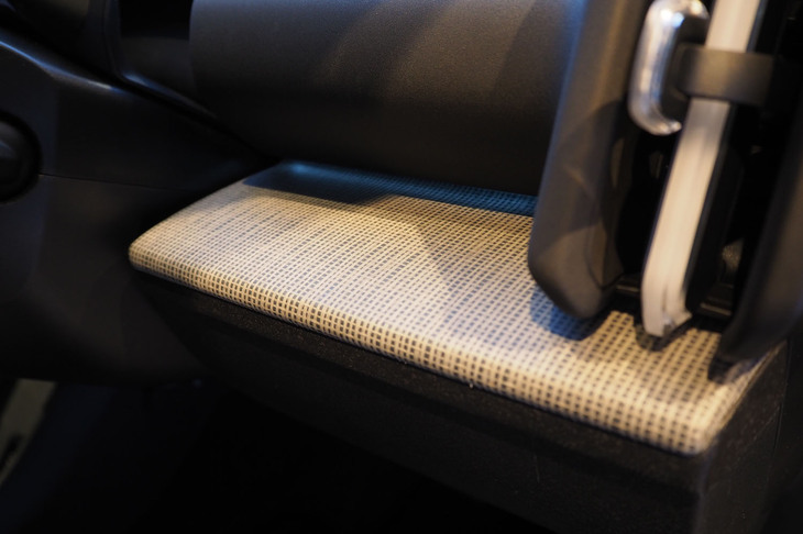 ボルボEX30クロスカントリー（用品装着車のダッシュボード）