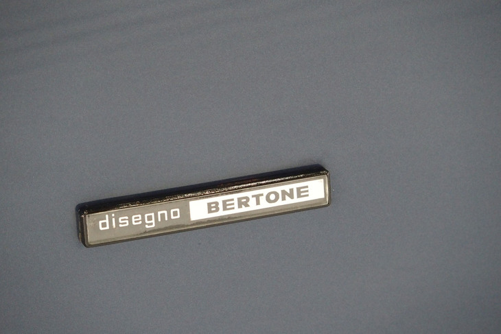 ディーノ308gt4（1974年）