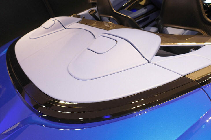 アストンマーティン・ヴァンキッシュ ヴォランテ（トノカバー）