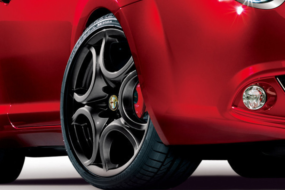 アルファの「ミト」に真っ赤な特別仕様車 【ニュース】 - webCG