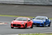 佐々木選手と井口選手によるデモランの様子。