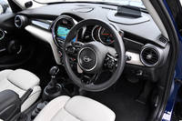 第1回：世界一クルマ好きといわれる国の最新モデル輸入車チョイ乗りリポート～個性派ぞろいのイギリス編～の画像