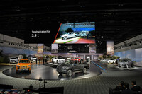 会場にはさまざまな仕様の「トライトン」が展示され、このクルマのタフネスや積載性、けん引能力を生かした用途が紹介されていた。