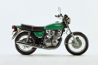 1976年に登場した「カワサキZ650」。「Z1」「Z2」よりひとまわり小柄なモデルで、高い運動性能を発揮した。
