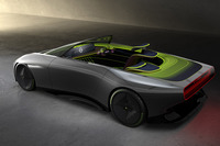 「マックスアウト」は、床一面にバッテリーを搭載しながら、従来のEVプラットフォームでは難しい低い着座位置を実現している。