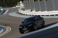 駆動用リチウムイオンバッテリーの容量は71.4kWh。一充電走行距離は450kmほどが想定されている。