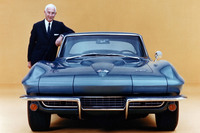 ゾーラ・アーカス・ダントフとは、「コルベット」のハイパフォーマンス化を推し進めたGMの名エンジニア。レーサーとしても活躍しており、ルマンではちゃっかりポルシェを駆って（GMのエンジニアなのに……）クラス優勝したりしている。余談だが、「Z06」や「ZR1」といった今日のハイパフォーマンスモデル。頭文字のZは氏のファーストネームにあやかったものである。