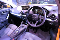 「Q2 1.0 TFSIスポーツ」のインテリア。