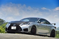 レクサスRC F“パフォーマンスパッケージ”