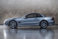 「バリオルーフ」を採用した5代目「SL」。これに先んじて、よりコンパクトなオープントップモデルである「SLK」にも用いられていた。