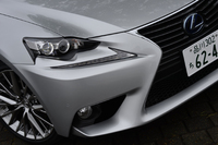 レクサスIS300h“バージョンL”（FR/CVT）／IS250“Fスポーツ”（FR/8AT）【試乗記】の画像