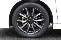 「ステップワゴン モデューロコンセプト」のアルミホイール。