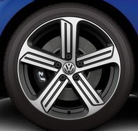 歴代「ゴルフ」最強の新型「VWゴルフR」登場の画像