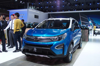 「BYD元」。「宋」も「元」も市販を前提としたPHVという設定。