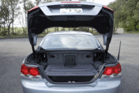 写真をクリックするとクーペ状態の荷室の様子が見られます。