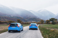 サスペンションのスプリングは「S60／V60 T6 R-DESIGN」と比較して80％強化されている。