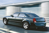 「クライスラー300C」、随所に小変更の08年モデルが登場の画像