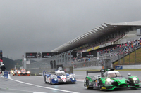 決勝日の富士スピードウェイは雨。6時間の耐久レースは、ウエットコンディションの中でスタートした。