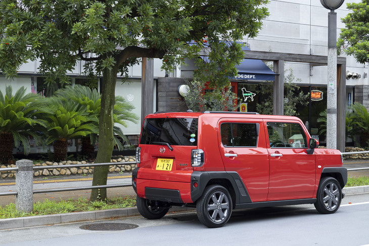 軽クロスオーバーSUVならではのスタイリングと、ライバルにはない機能性、充実した予防安全・運転支援システムが特徴の「タフト」。“走り”に関する出来栄えもよく、非常に競争力の高いモデルに仕上がっていた。