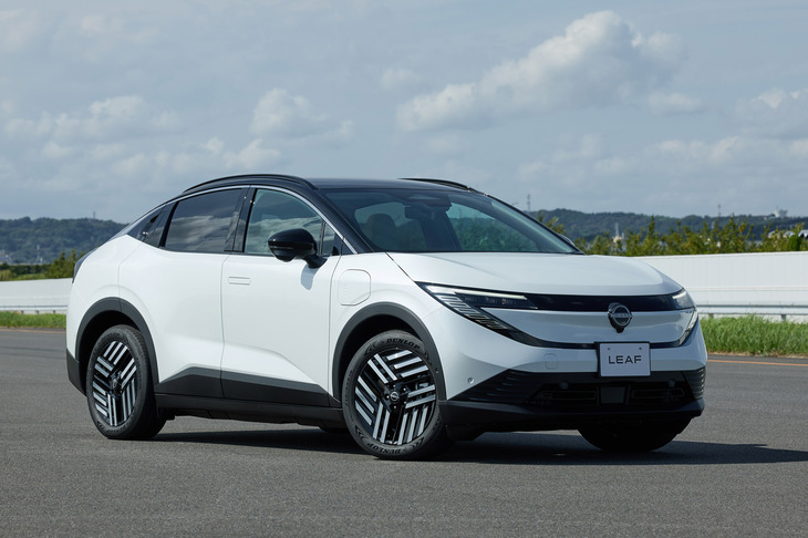 ベースグレードの立ち位置となる「B7 X」だが、大型のデュアルディスプレイにGoogle対応のインフォテインメントシステム、先進運転支援システム「プロパイロット」を標準で備えるなど、機能・装備は充実している。