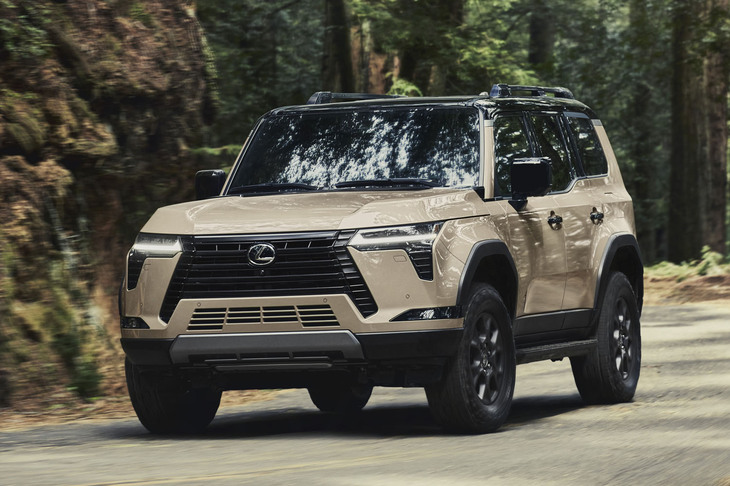 日本には初めて導入される「レクサスGX」。ラダーフレームの「GA-F」プラットフォームを使った本格オフローダーだ。