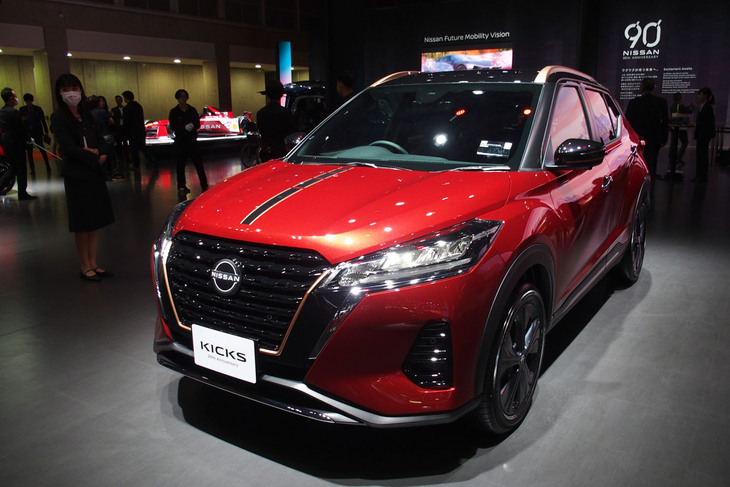 日産キックスX FOUR 90周年記念車