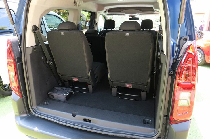 フィアット・ドブロ マキシ（ラゲッジスペース）