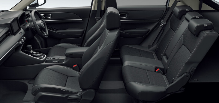 リアシートが最も広々としているのは「ヴェゼル」。後席はチップアップとダイブダウンが可能。