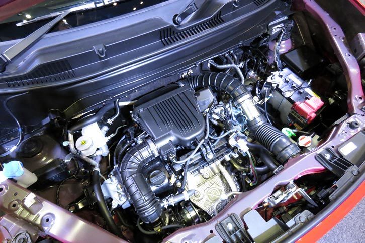 エンジンは1リッター直3直噴ターボのみ。SUVらしいトルクフルな動力性能をかんがみ、NAエンジンやフルハイブリッドシステムの採用は見送られた。