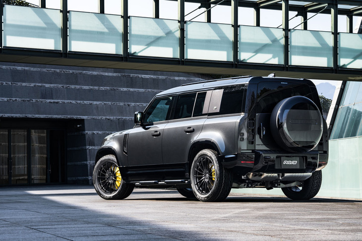 「VMF L-01」は大柄なSUVだけでなく、「ポルシェ・マカン」や一連のテスラ車、さらにトヨタの「クラウン」「アルファード」といったセダン・ミニバン系にもよく似合う。