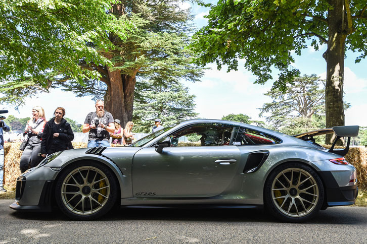 「ポルシェ911 GT2 RS」