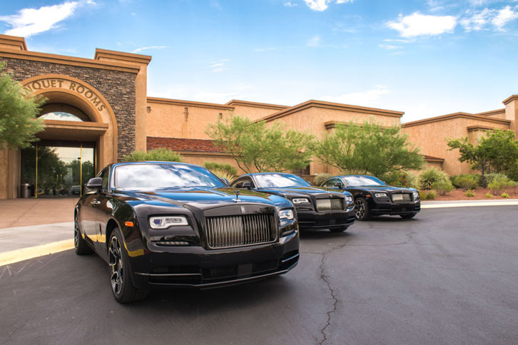 試乗の舞台は米国ラスベガス。試乗車のボディーカラーは専用の「ブラックバッジ ブラック」。