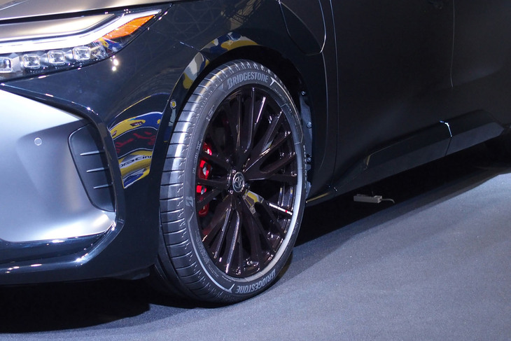 bZ4X GRスポーツ コンセプト（タイヤ＆ホイール）