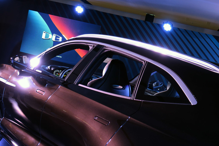 アストンマーティンDBX（エクステリア）