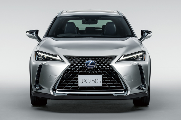 「レクサスUX」のフロントマスク。