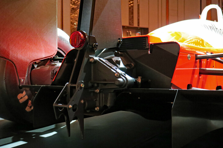 マクラーレンMP4/4 1988年ベルギーGP優勝車（ギアボックス＆テールランプ）