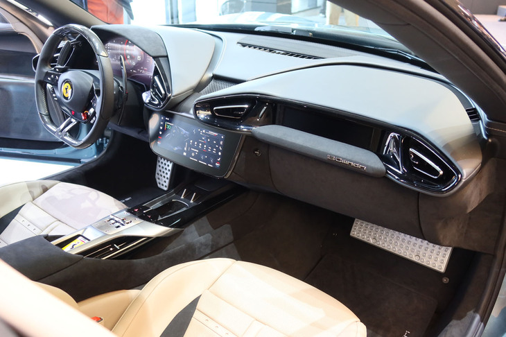 フェラーリ12チリンドリ（インテリア）