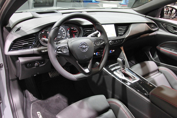 オペル・インシグニアGSi（インテリア）