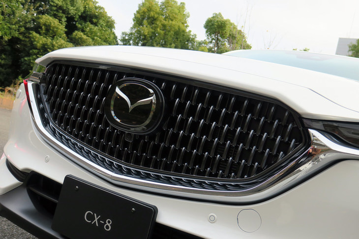 マツダCX-8 XDエクスクルーシブモード（フロントグリル）
