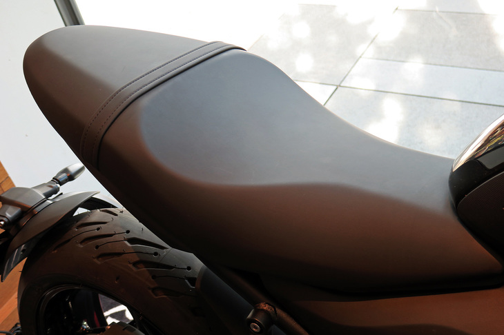 トライアンフ・トライデント660（シート）