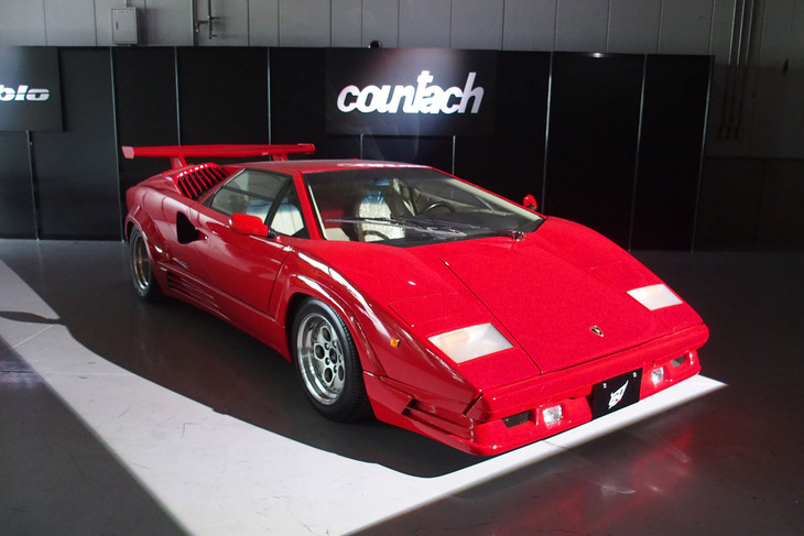ランボルギーニ・カウンタック25thアニバーサリー