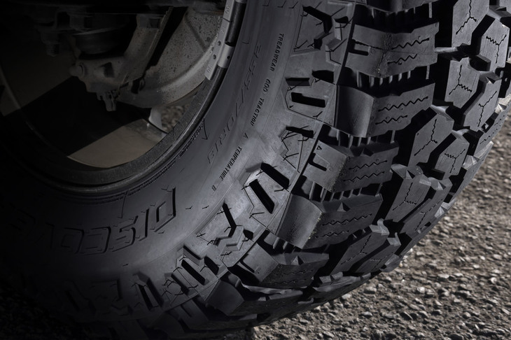 左右で異なるサイドウォールデザインが選べるのも「ディスカバラー ラギッド トレック」の特徴だ。写真は「マウンテンスタイル」と呼ばれるサイド。